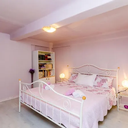 Kalea Apartman *