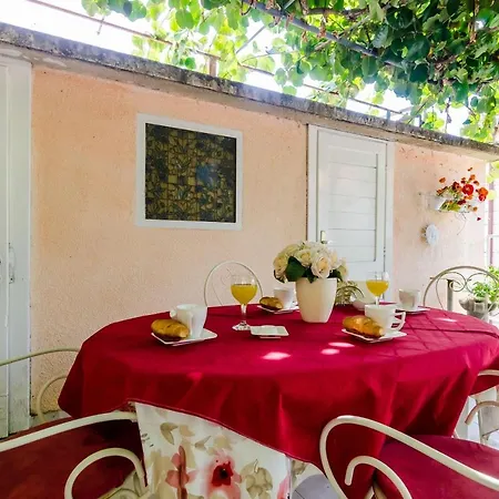 아파트먼트 칼레라